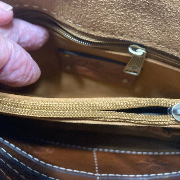 NWT Patricia Nash Hermosa Leather Crossbody in Wavy Stripes and Studs - Picture 10 of 12